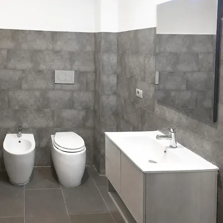 Framiry Privata Con Balcone Quarto em Acomodações Particulares *